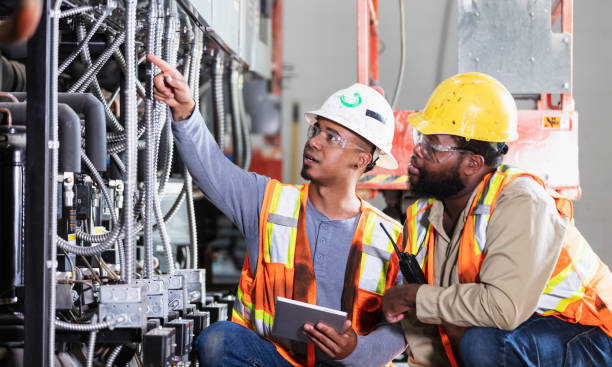 Best Affordable Emergency Electrician  in Akron, OH